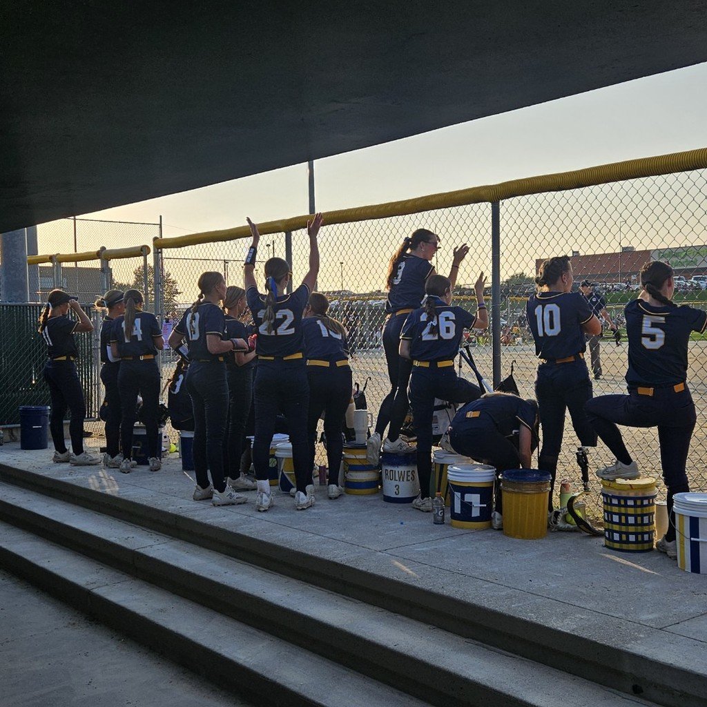 Cougars win! Softball defeats Beckman in the regional final and advances to <a href="/IGHSAU/">IGHSAU</a> state! Congratulations, ladies! Go Cougars! #chscougs #wdbqschools