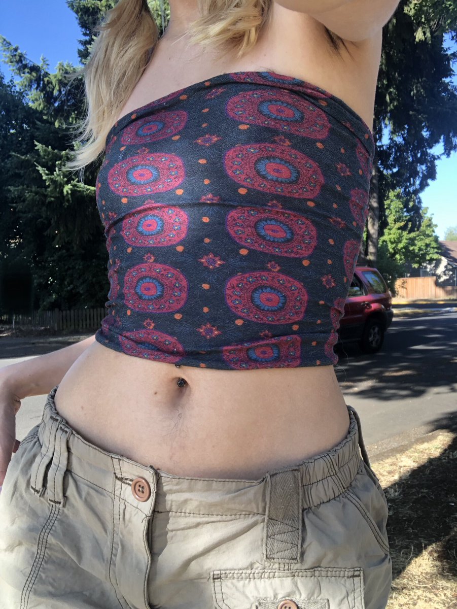 lilgrapefruits's tweet image. been getting really into dressing like i’m about to lose a mid-2000s season of survivor