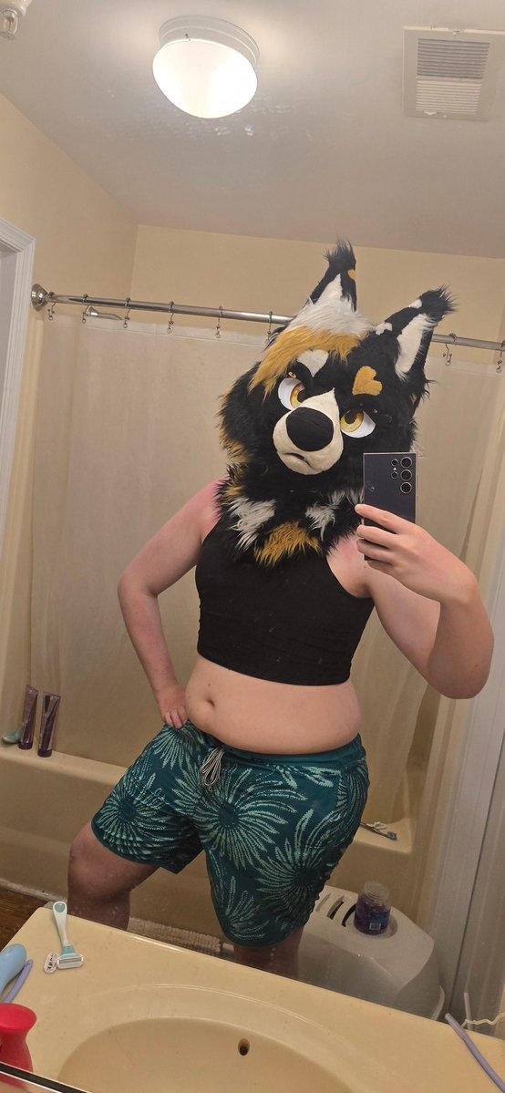 AspectOfNivera's tweet image. I'm trying a new type of content.
Showing off my summer get up and some skin uwu.
Went to a Waterpark meet with @CharlieCheetah3 this weekend and had a blast!