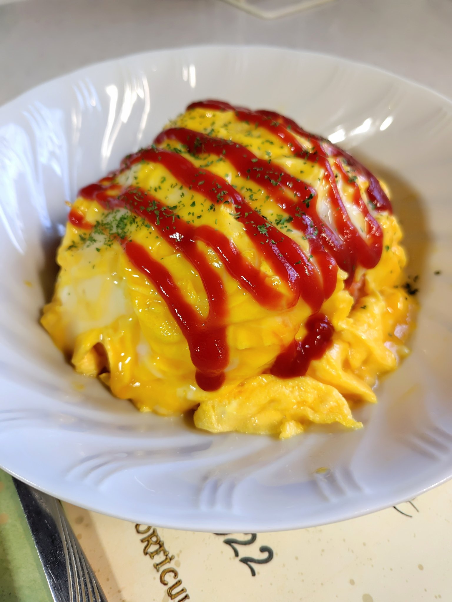 オムライス spo3186zrx | #町中華のオムライス498円 #チキンカツカレー580円