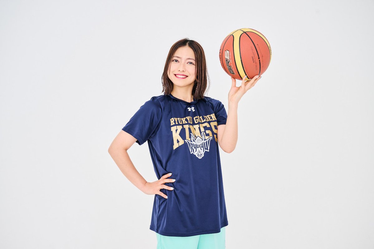 9713_oki's tweet photo. 昨日、髪をバッサリ切って💇‍♀️
新しい宣材写真を撮影しました📸
#バスケ女子 喜友名ひとみです💁‍♀️🏀

Xのプロフィール写真どれがいいかな👀？ https://t.co/Q3AbsujJRp