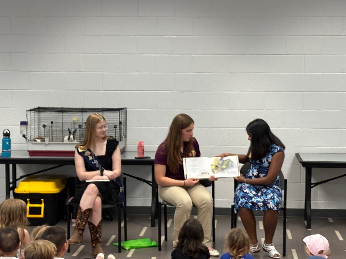 MOCOFAIR's tweet image. 📚👑 Fair Royalty is visiting @MCPL_Libraries and bringing a little fair magic!!
Enjoy stories, songs, crafts & meet our Royalty Court + furry friends! 🐰✨
📅 11AM Library Visits:
Details 👉 mcagfair.com/royalty
#MoCoFair #FairRoyalty #RoyaltyLibraryVisits