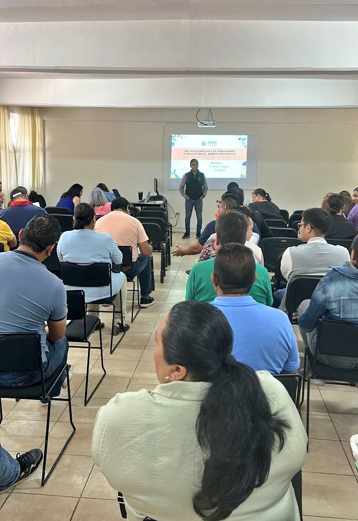 CedhDurango's tweet photo. Integrantes de la #CEDHD imparten a personal administrativo y docente de la Escuela Secundaria "Ignacio Manuel Altamirano" #ESIMA, el tema "Derechos de los Adolescentes y sus Implicaciones en la Docencia".
#HagamosQueLosDerechosHumanosSeVivan🕊 https://t.co/BNLqYaYge7