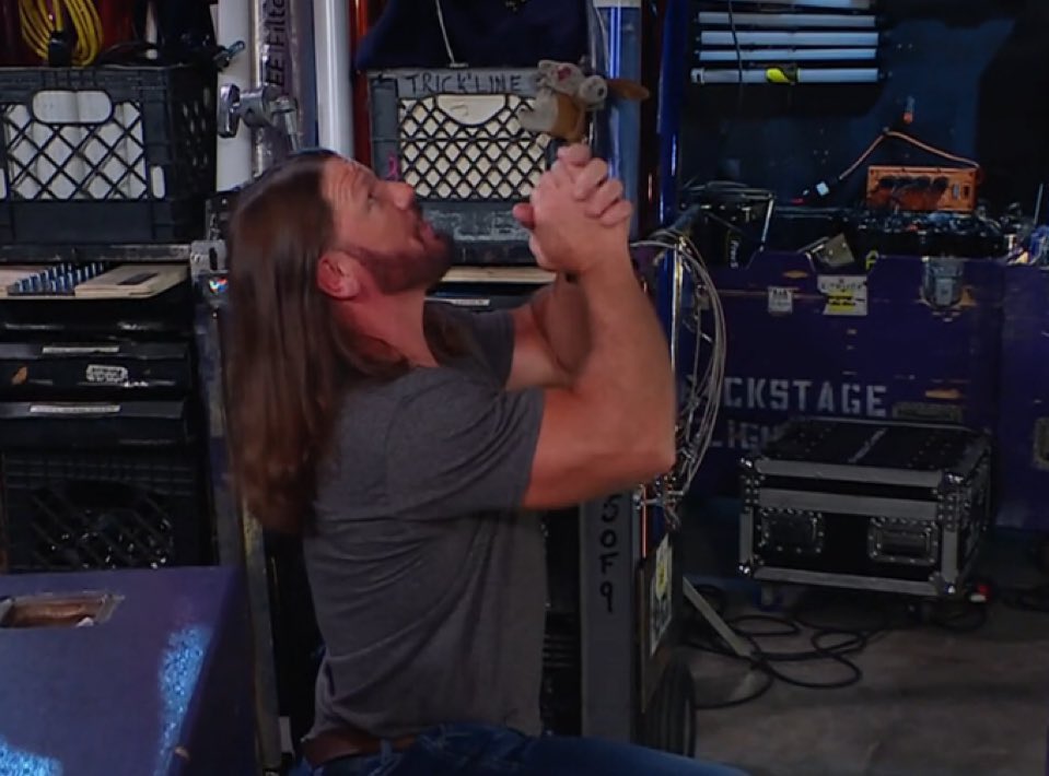 Roman reigns is returning tonight