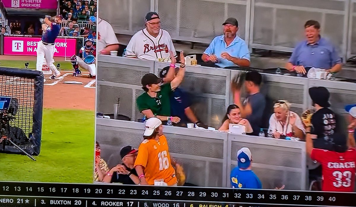 gmannVOLS's tweet photo. Everywhere. https://t.co/DpYRPuWhhf