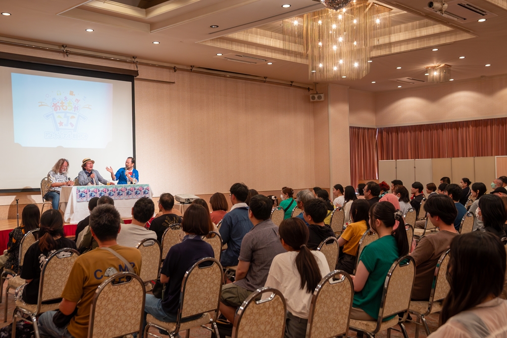 函館イベント情報局 編集長 (@hakoeve_info) on Twitter photo 週末に開催されたポップカルチャーイベント「おもちゃ函 <a href="/omocha_hako/">おもちゃ函【公式】@アニメ・ゲーム・マンガ・函館総合イベント</a> 」。
声優さん・アニメやゲームなどの制作陣の皆さん、有名コスプレイヤーさんなど各ジャンルのすごい方々が終了後に「函館良かった」と発信してくれているのが一番ありがたいし、何より今後につながると思います。 週末に開催されたポップカルチャーイベント「おもちゃ函 <a href="/omocha_hako/">おもちゃ函【公式】@アニメ・ゲーム・マンガ・函館総合イベント</a> 」。
声優さん・アニメやゲームなどの制作陣の皆さん、有名コスプレイヤーさんなど各ジャンルのすごい方々が終了後に「函館良かった」と発信してくれているのが一番ありがたいし、何より今後につながると思います。