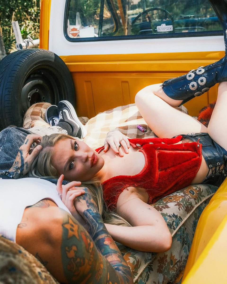 A PARTE 2 DA AÇÃO VEIO AÍ! ⭐️
Quero 100 COMENTÁRIOS neste post com as seguintes hashtags:

#SagradoProfano #MusicadoAno 
#MOTINHA20MeteMarcha #HitChicletedoAno
#SagradoProfano #FeatdoAno 
#MOTINHA20MeteMarcha #ClipeFavoritodoAno
#LuisaSonza #ArtistaFemininadoAno
#SECAwards