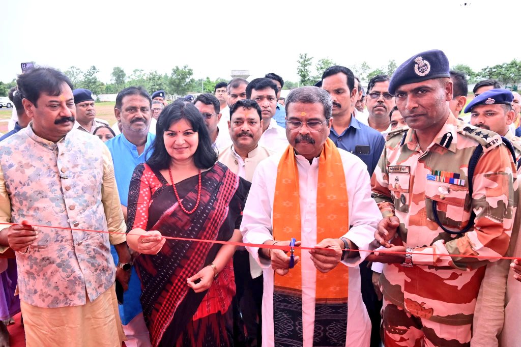 AprajitaSarangi's tweet image. Was a great pleasure to participate in the Foundation Stone laying Ceremony of a Kendriya Vidyalaya within ITBP Campus near Bhubaneswar yesterday.
Spoke to All.
10th KV in Khurda District and 75th in Odisha.
Grateful to PM @narendramodi & Minister Sri @dpradhanbjp
@PMOIndia
