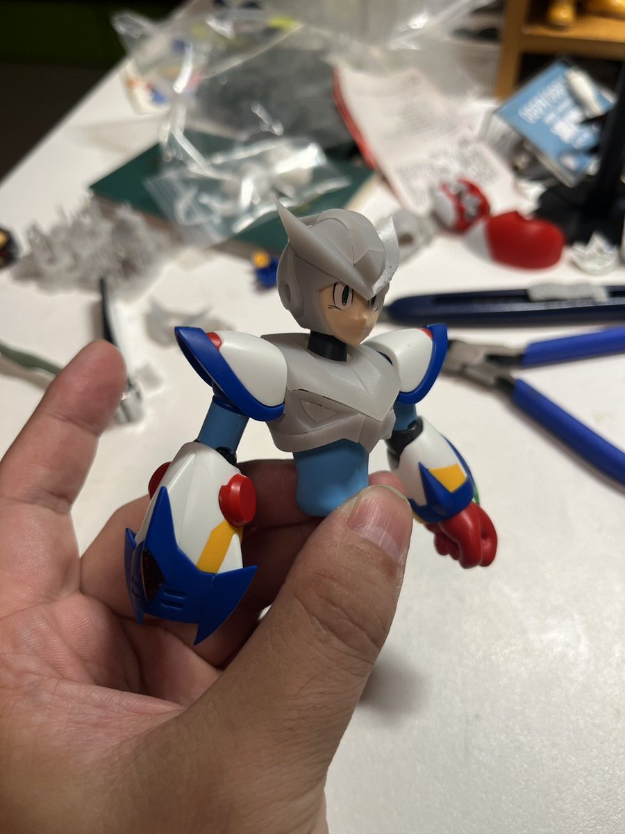 HOWSHIH's tweet image. Glide armor ロックマンX グライドアーマー
胴体 と頭部パーツの組み立て試験
他のパーツは寿屋の商品から取っています
#ロックマンX #ロックマン #rockman #megaman #megamanx #rockmanX