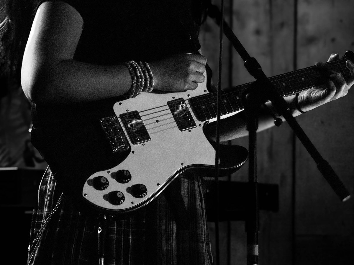 Still riding the high from Saturday evening with you lot 🫶
Thank you so much for coming &amp; celebrating the release of “Boxes” with us 📦🌹
Can’t wait to do this again very soon!