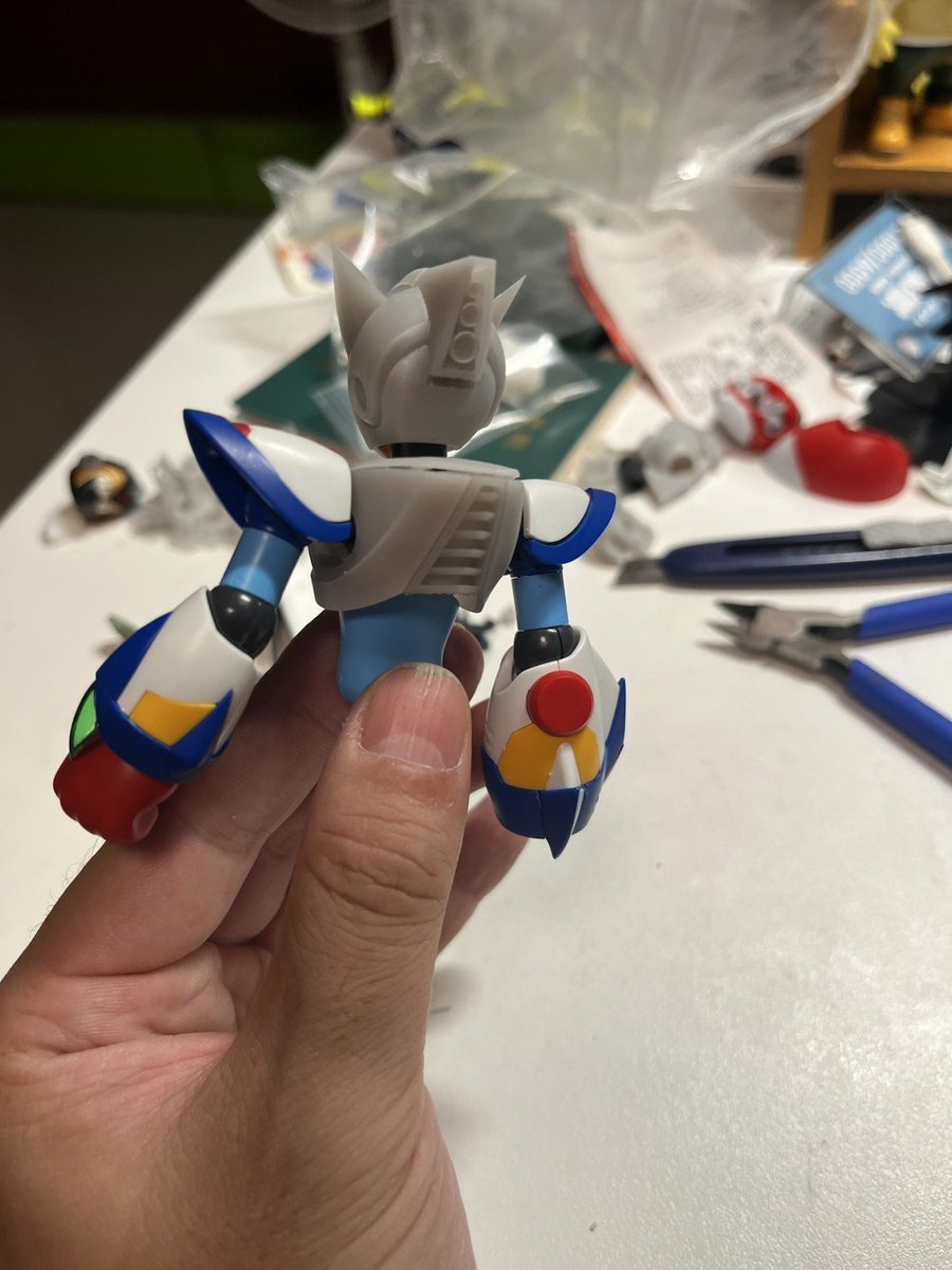 HOWSHIH's tweet image. Glide armor ロックマンX グライドアーマー
胴体 と頭部パーツの組み立て試験
他のパーツは寿屋の商品から取っています
#ロックマンX #ロックマン #rockman #megaman #megamanx #rockmanX