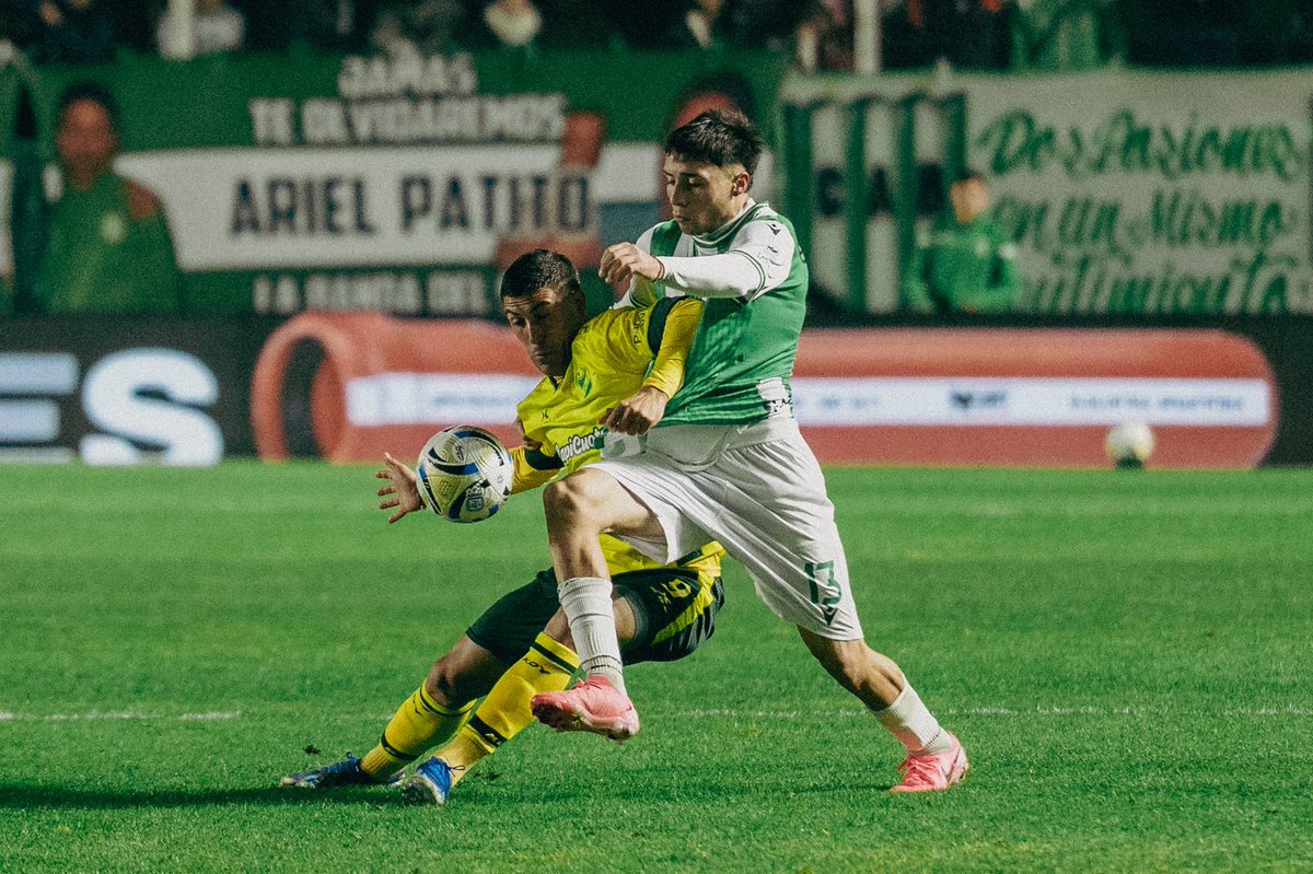 LeanMagnoni's tweet image. Final del Partido en el Sur ⏱️⏱️⏱️

Banfield 0-0 Defensa y Justicia 

No sé sacaron diferencias en el Florencio  Solá

#Futbol #Banfield #DefensayJusticia 
#FutbolArgentino #LPF