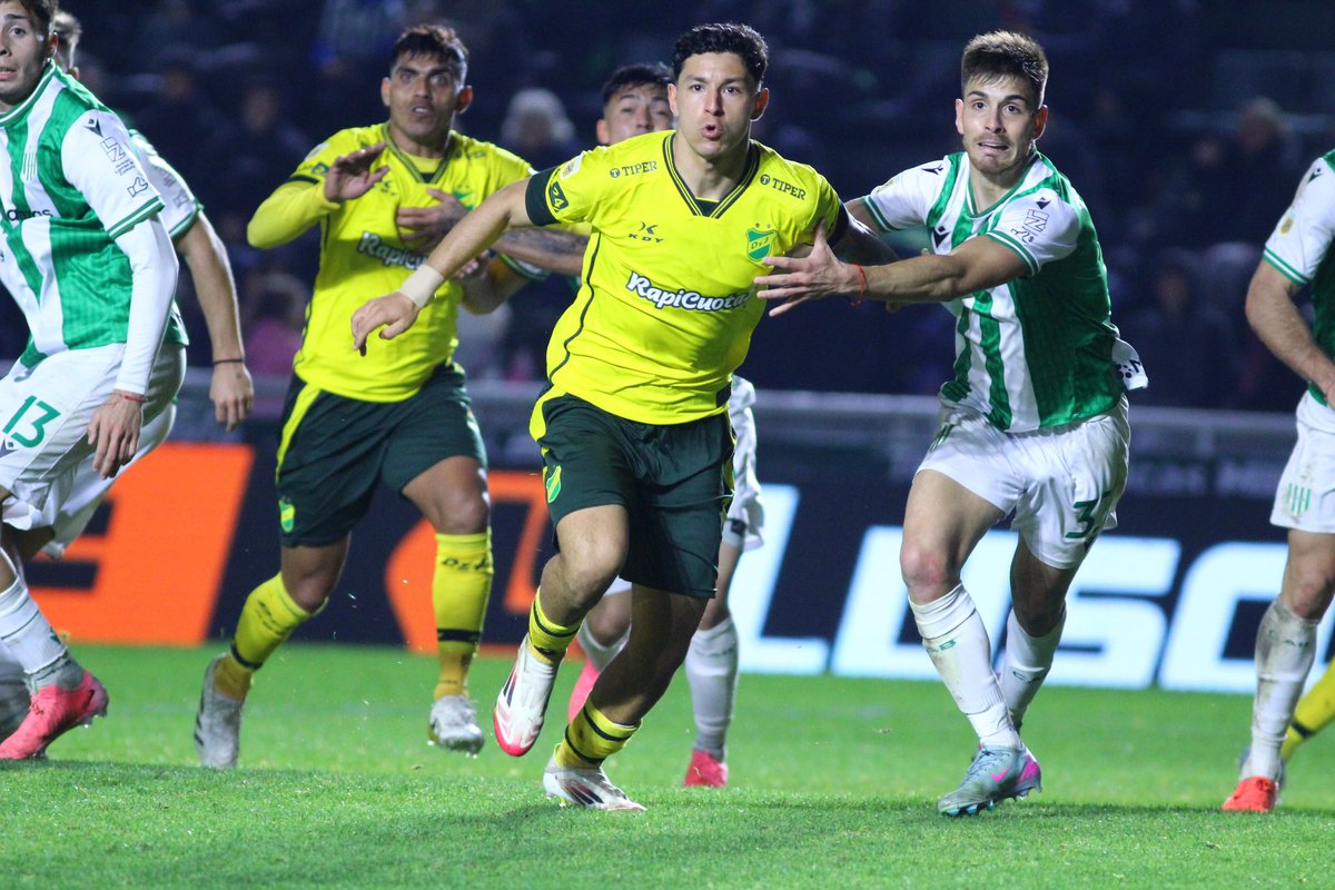 LeanMagnoni's tweet image. Final del Partido en el Sur ⏱️⏱️⏱️

Banfield 0-0 Defensa y Justicia 

No sé sacaron diferencias en el Florencio  Solá

#Futbol #Banfield #DefensayJusticia 
#FutbolArgentino #LPF