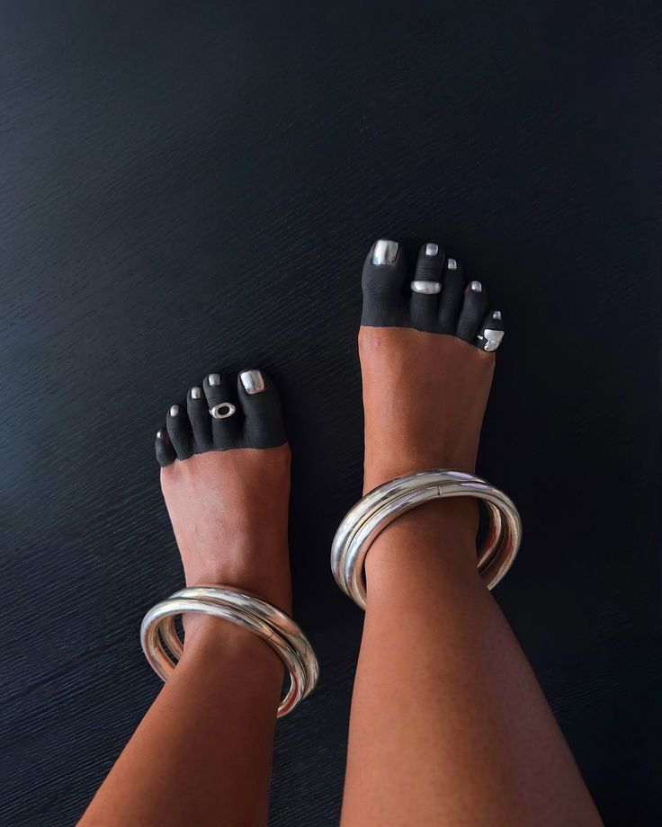 Initiation into womanhood isn't just tradition—it's identity.
It's how girls remember who they are before the world tells them who to be. 

My work is about remembering. ⭕️