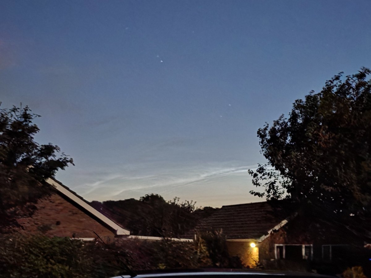 Nice little show of Noctilucent clouds from Norfok coast atm ... 0245