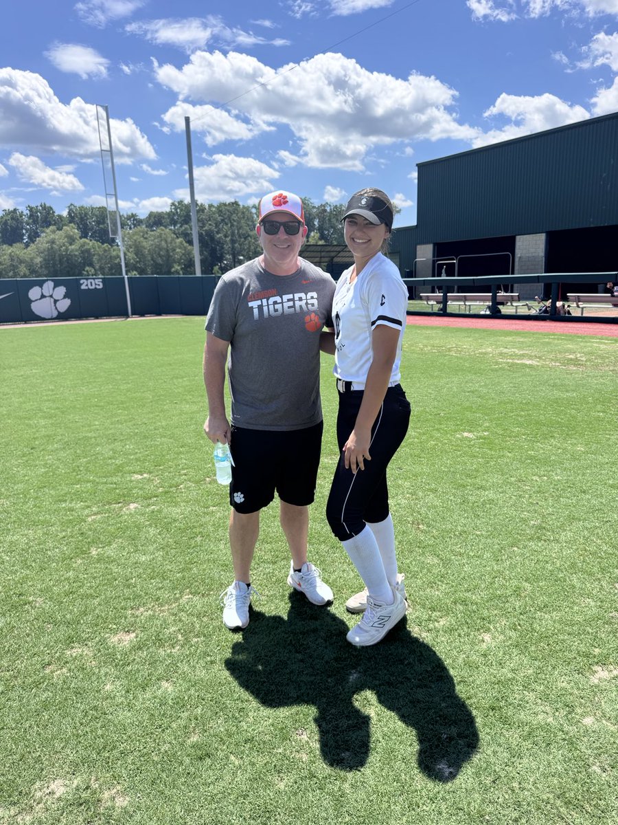 Elle Perrotto 2027 tweet media