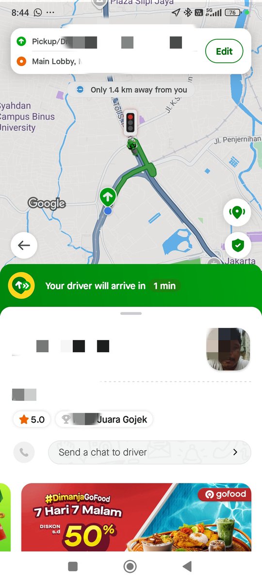 a_ningrum29's tweet photo. Min @gojekindonesia , kalau bikin estimasi driver tiba yang masuk akal. Masa jarak 1 km lebih, estimasi tibanya 1 menit. https://t.co/WLCWrT9S17