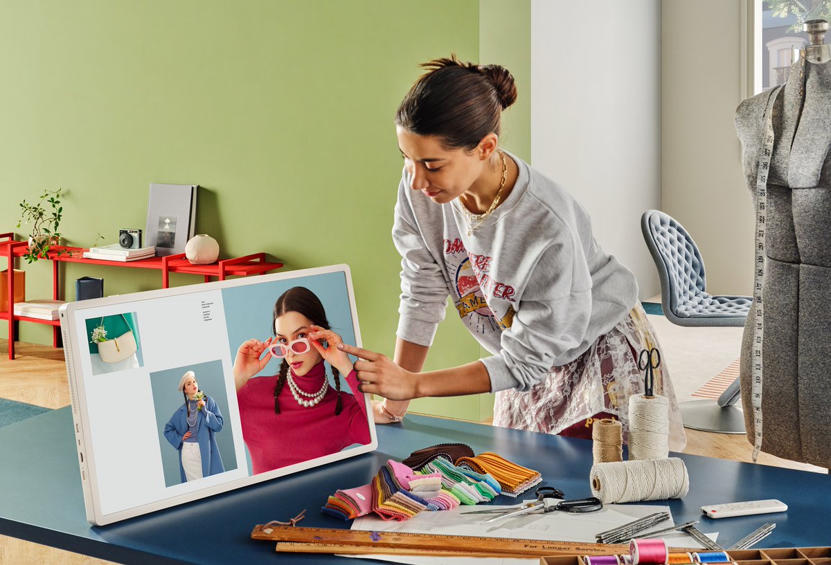 LGE_Global's tweet image. LG rolls out StanbyME 2 globally with upgraded portability and flexible design,
ready to move with your lifestyle🧳📺
#LG #LifesGood #LGStanbyME2
lgnewsroom.com/2025/07/lg-beg…