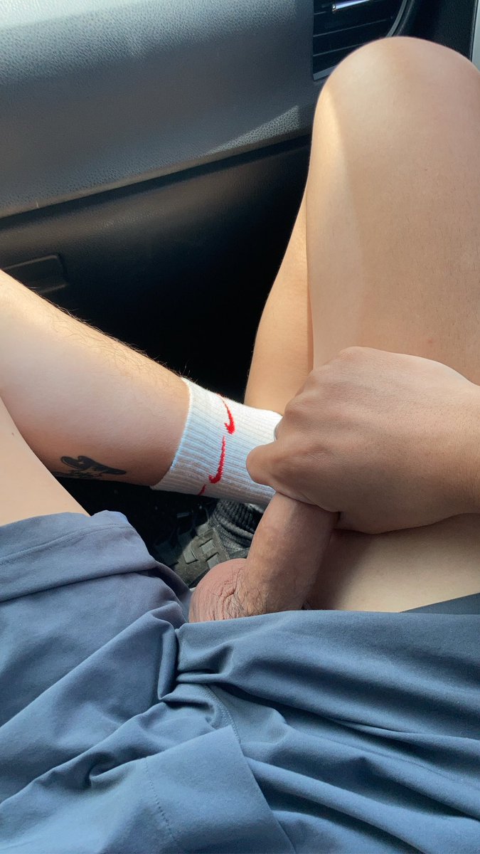 這幾天枕邊人不在
是不是要來徵抱睡

這算一種圖文不符嗎
#八里 #雙方知情開放式 #不是不明不白那種 #獨守空閨