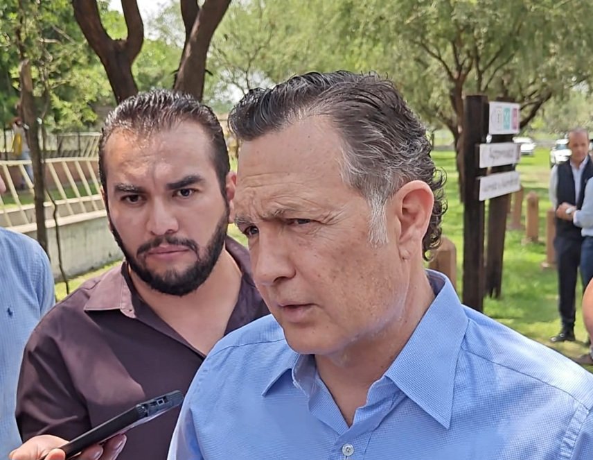 PVozdelaSierra's tweet image. #Estado | Reconoce Kuri que grupos del crimen organizado han querido entrar a Querétaro
▪️El mandatario estatal aseveró que su gobierno ha hecho frente a esta situación y se ha impedido la entrada de grupos criminales a la entidad.
ℹ️ tinyurl.com/565va77w