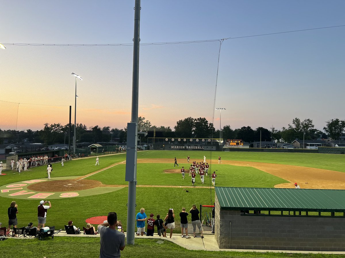 mrbrandmvhs's tweet photo. Mustangs WIN! #GoMVStangs #iahsbb https://t.co/Io0Z7miMnV