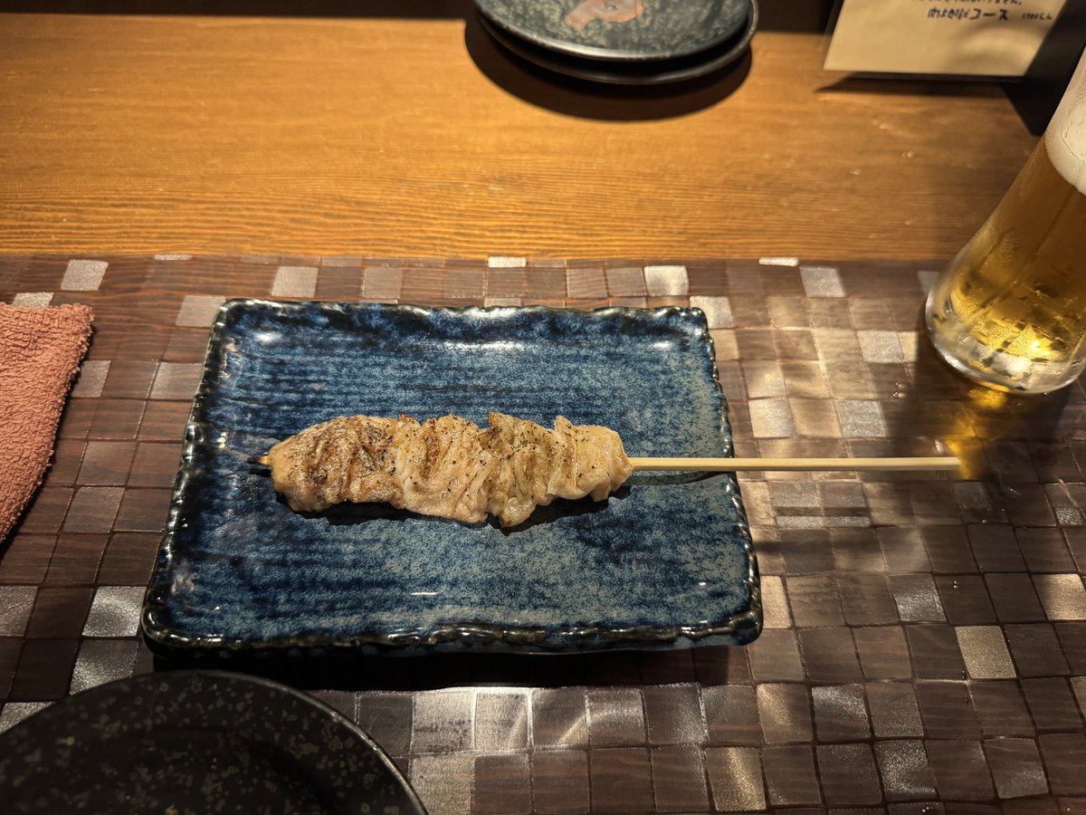 _lafeal_'s tweet photo. シロ串
ミノの唐揚げ
がらん盛（3種盛）をいただく
どれも美味しいかった😋
とくにミノの唐揚げは初めて食べたけどほどよくスパイシーで🍺が進む😂 https://t.co/teiM3hbv9C