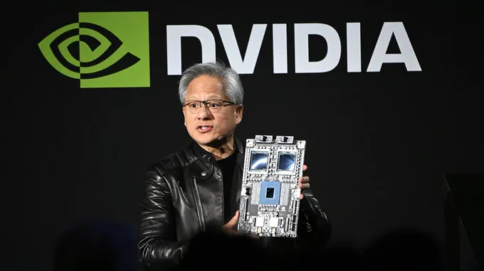 🚨 BREAKING: Nvidia riprende le vendite di H20 in Cina con nuovi permessi e annuncia GPU RTX PRO conforme