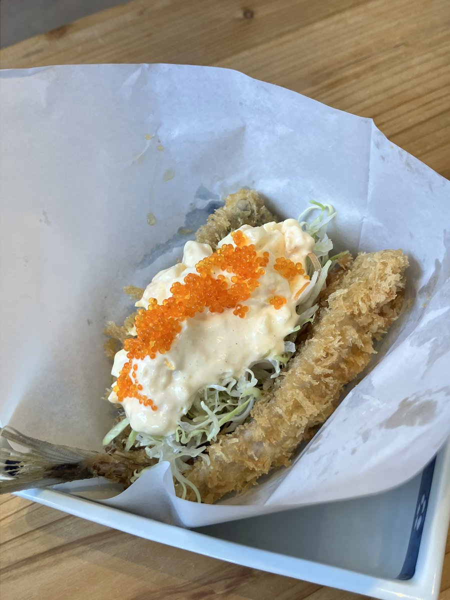 umameshi_bot's tweet image. 房総のアジフライドッグ🤤
#飯テロ　#グルメ　#相互　#企業公式