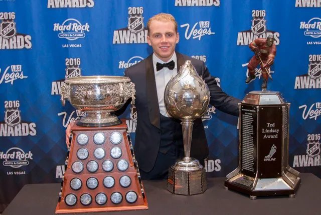 haddychi's tweet image. Patrick Kane stats with the #Blackhawks post-dynasty (2016-2023)
585GP
241G
427A
668P (1.14PPG)
•Art Ross, Ted Lindsay, Hart trophies (‘16)