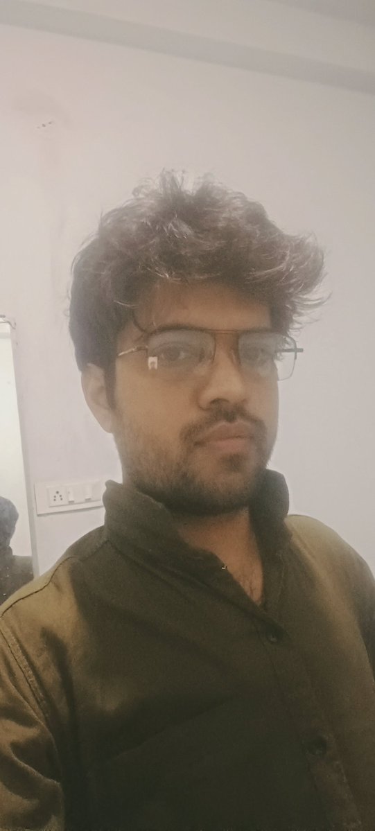 सिगरेट मत बनो कि इस्तेमाल के बाद 
 पैरों तले रौंद दिए जाओ 
नशा बनो कि तुम्हें इस्तेमाल करने वाला ख़ुद 
तबाह हो जाए