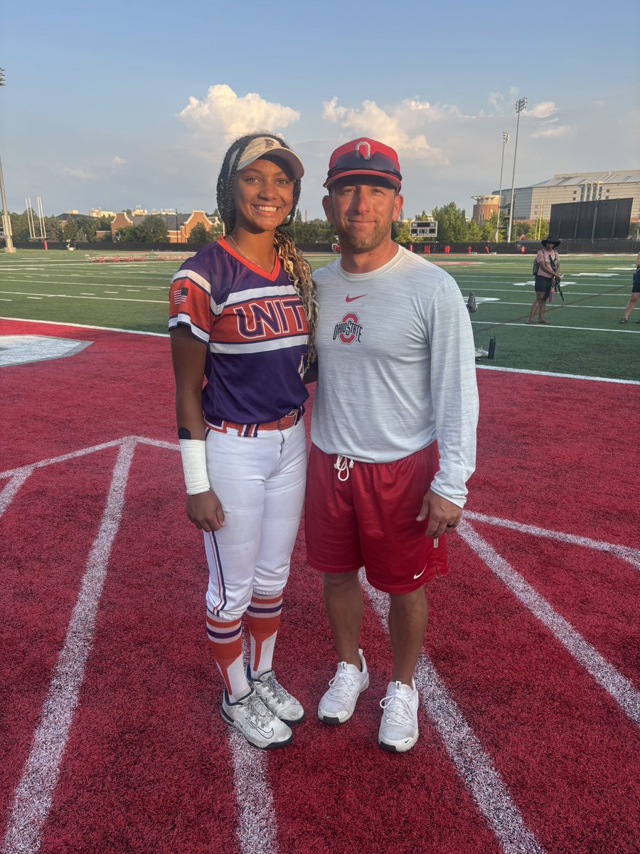 KalianaRay's tweet image. Day 1/2 at the @OhioStateSB camp! Learned some new techniques that I’m looking forward to perfecting and implementing to my game. Can’t wait for day 2 tomorrow❤️🤍
@Coach2K_OSU @Coach_mcGuem @CoachCourtOSU @morganfrye25