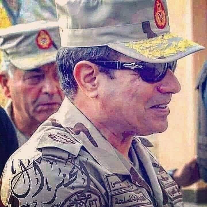 قائداً صلباً لمعركتي البقاء والبناء 

نحن معك 🇪🇬🔴شايفين الراجل ده؟
الراجل اللي شايل بلد كاملة على كتافه
اللي كل يوم بيواجه حروب من جوه وبرّه
جزمته أشرف من ناس كتير
فاكرين نفسهم أوصياء على الوطن
وهما أول ناس بيطعنوا فيه باسم "الحرص والخوف"