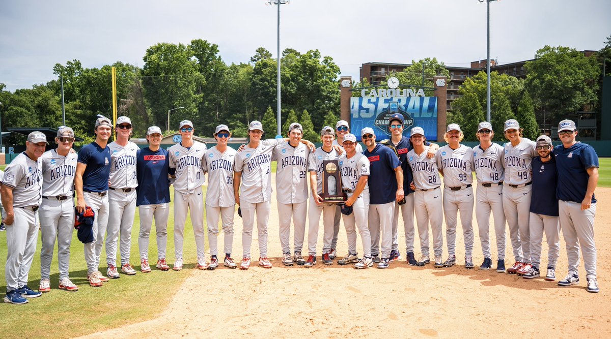 AZStatCats's tweet image. In just the last 𝐭𝐰𝐨 seasons, our pitching staff has produced an impressive array of accolades and achievements:

𝟏𝟏 Draftees / Pro Contracts 📝
𝟐 All Americans 
𝟐 Conference Championships 🏆🏆
𝟐 USA CNT Invites
𝟏 National Stopper of the Year 🔨
𝟏 Freshman All American…