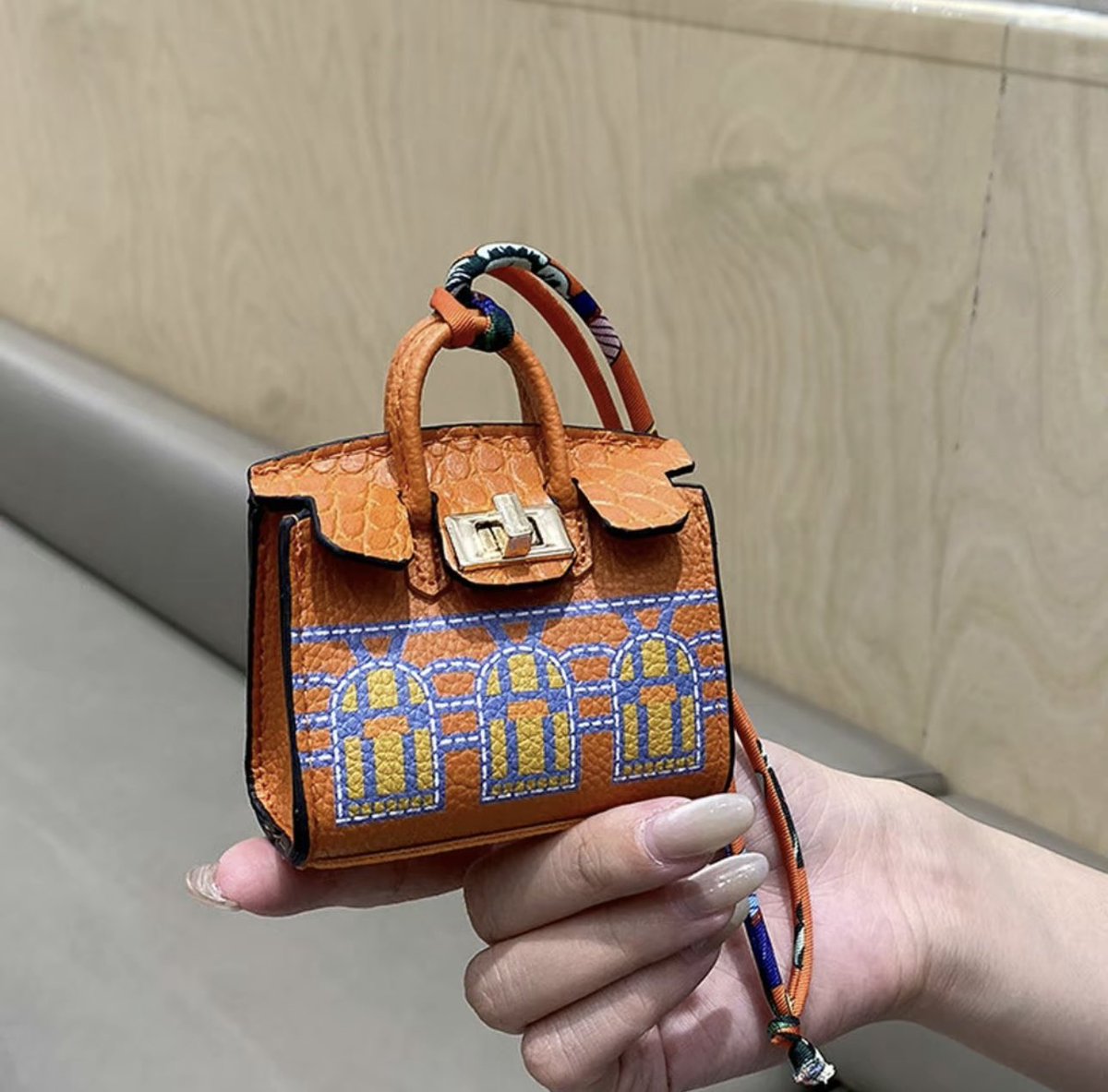 zemo731's tweet photo. It’s not a bag, it’s a birkin! ✨ 
Buy here: https://t.co/D1ry0ei8rk https://t.co/pvD9e9a7a8