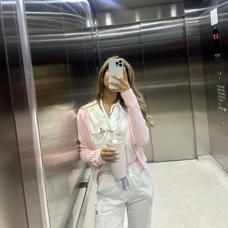 girlwhoblooms's tweet photo. ༅who are you — if your dream job pays the bill ♡⠂୨୧

an interactive thread ˖⁠ᵕ https://t.co/c6QjcMfXN1