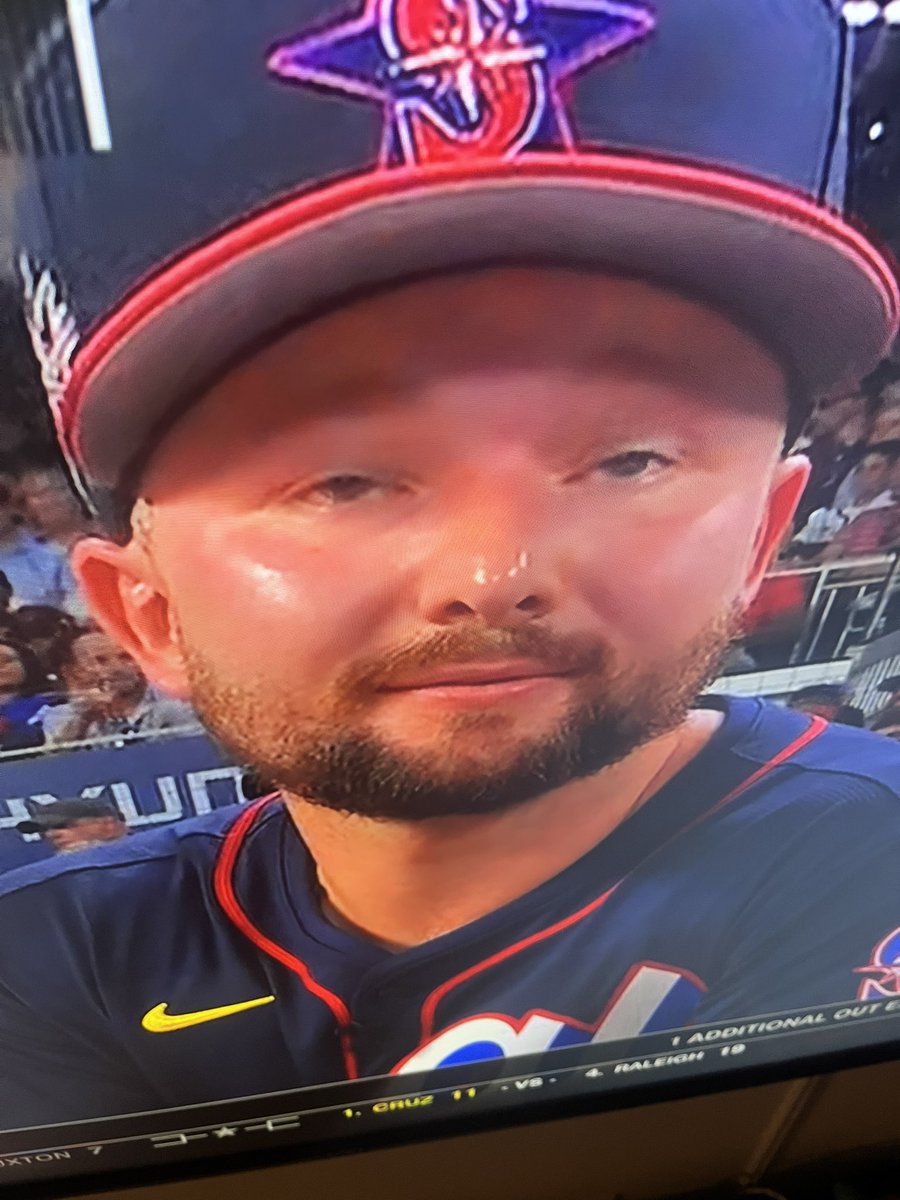 bobbz35's tweet photo. When you know your advancing to the final round @CalRaleighsDump @MLB @Mariners https://t.co/glcRYts99X