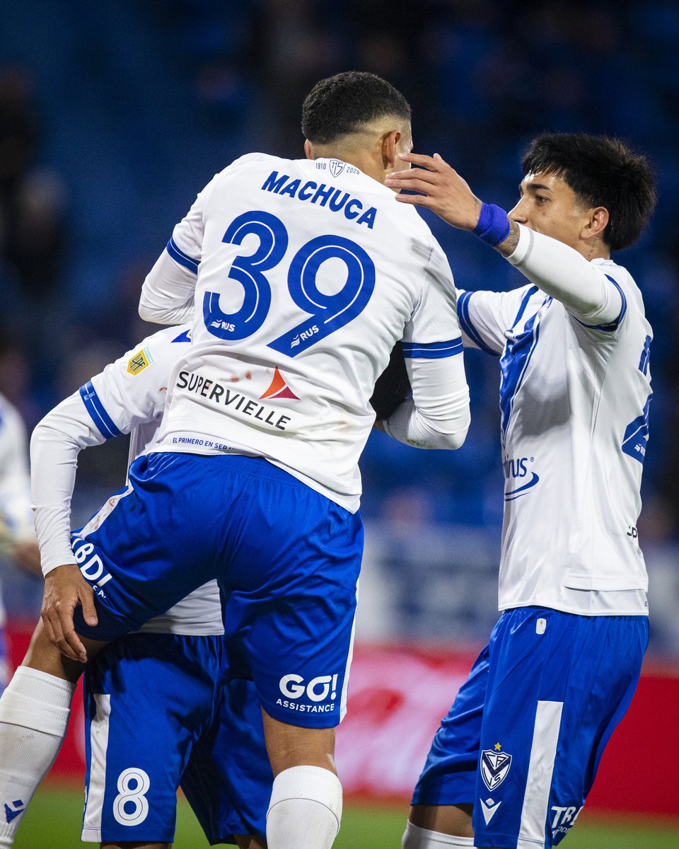 LeanMagnoni's tweet image. FINAL DEL PARTIDO ⏱️⏱️⏱️

Gano #Velez 2 a 1 ante #Tigre
➡️Para el Equipo de Guillermo convirtieron Tomás Galván e Imanol Machuca 
➡️Para el Matador descontó Diego sosa desde los 12 pasos
📍José Amalfitani