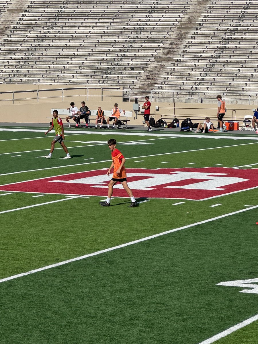 Adex Scherzinger tweet media