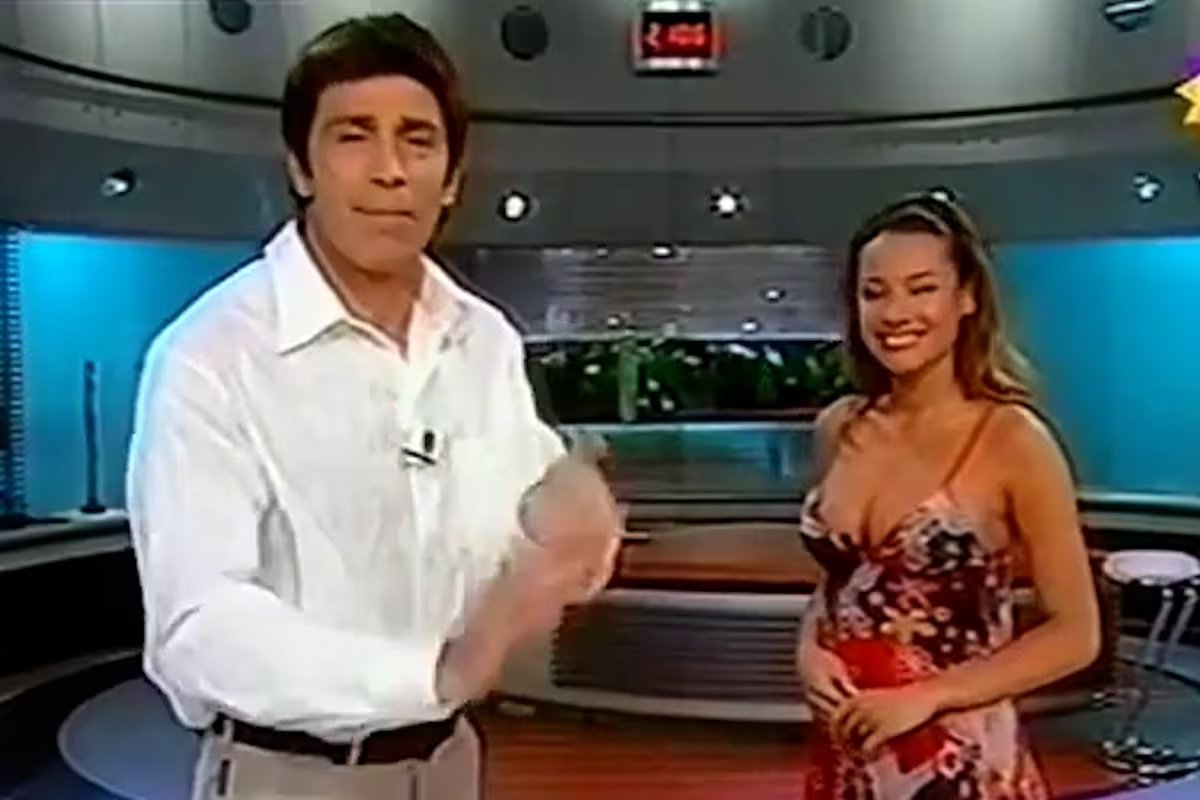 teleavisador's tweet photo. #OtroDíaPerdido me hace acordar a #Dominico cuando Repetto volvió a la tele después de irse un par de años... ¿se acuerdan como terminó? 👀 https://t.co/mH1CjVLRGP