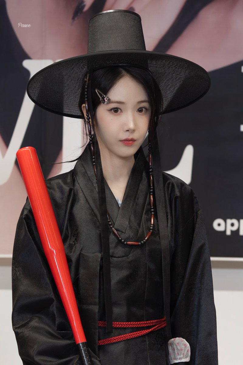 Pause0603's tweet photo. 250713 신비 
#비비지 #신비 #VIVIZ #SINB https://t.co/LzUVE0QPwE