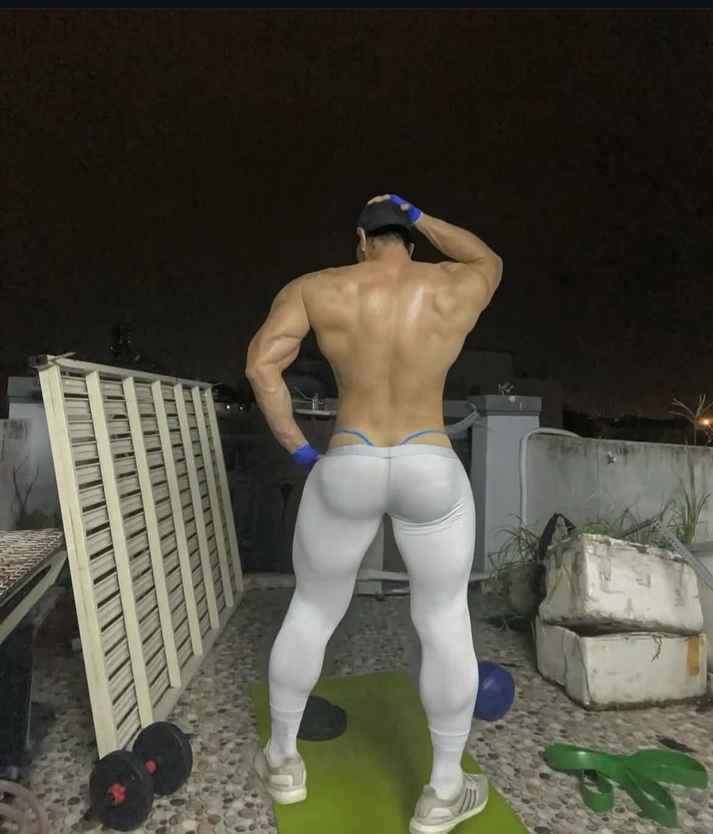 SecretEscortSF's tweet photo. Someone please tell me who this is🫩 https://t.co/3kXhMb1Fo3