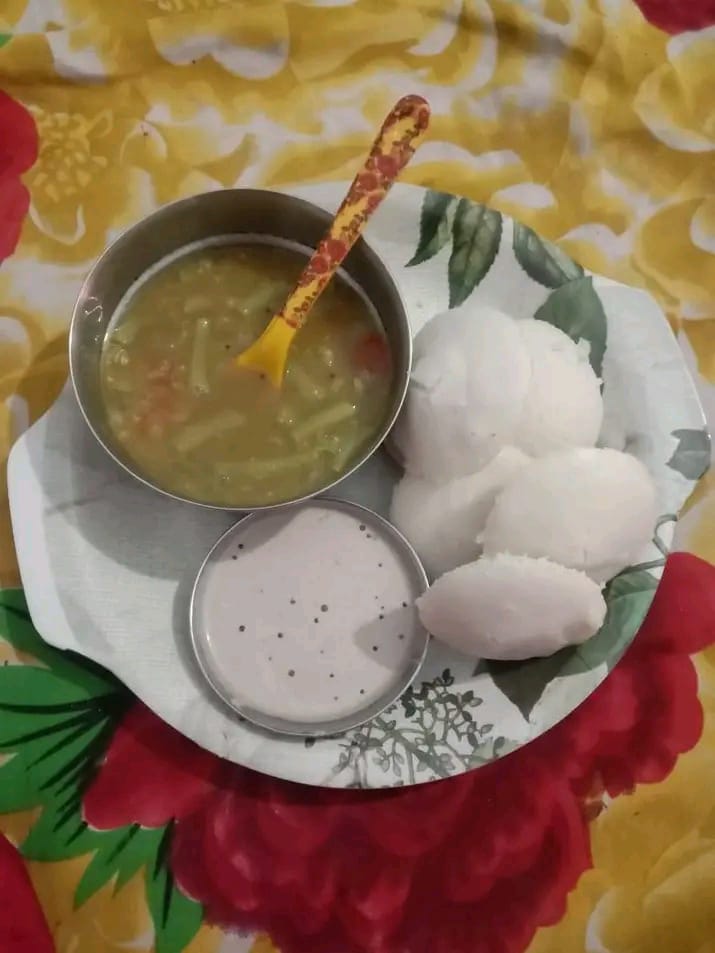 उसकी यादों में इडली  बनाना सीख गये, जब खाने के बारी आई तो  सब गायब हो गए, 🤔 🥀🤗

अपने हाथों से  मैने इडली सांबर चटनी बनाकर, खाकर , उसके यादों को मिटा कर किचन में वीजी हो गई 😆🤣😂🤣♥️

कभी कभी इडली सांबर चटनी बना लेती हूं 😂