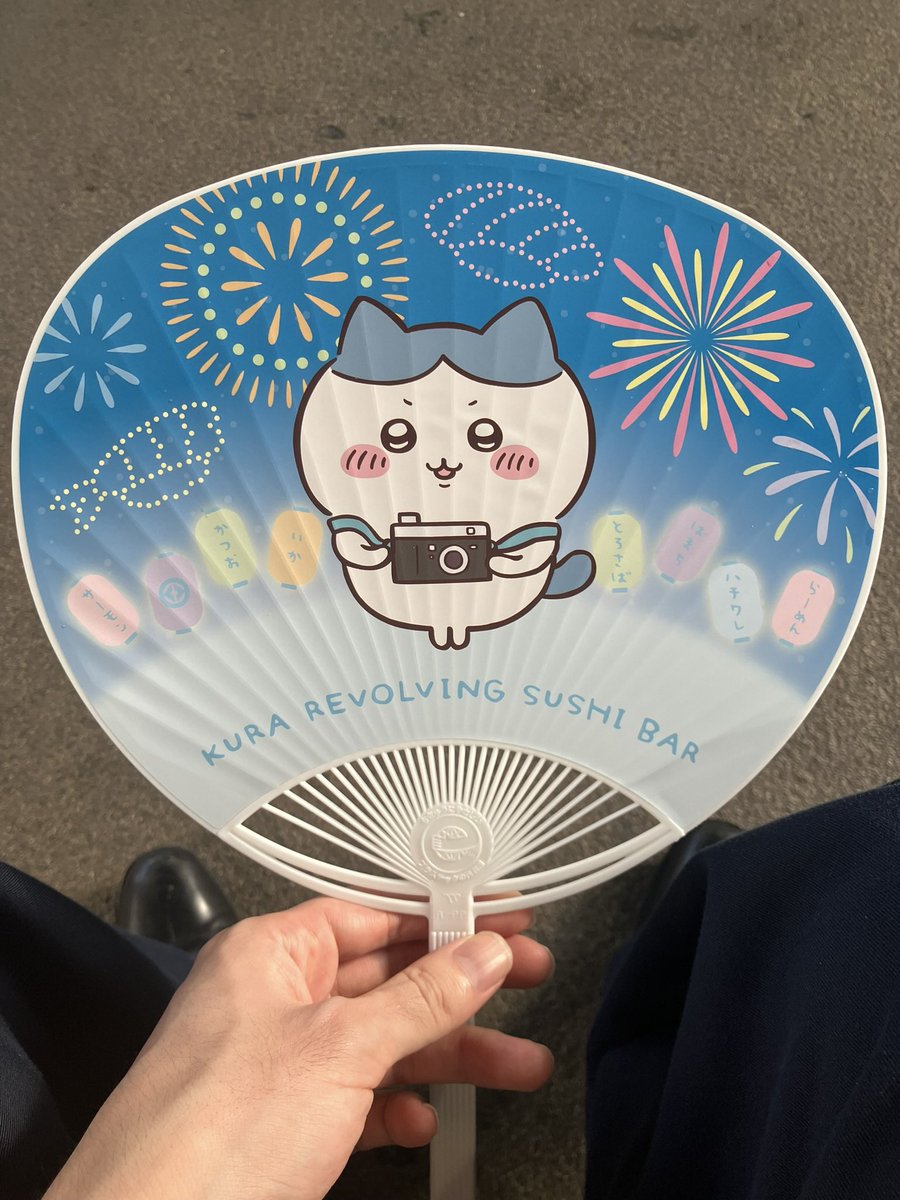 khPattyo's tweet photo. びっくらぽんを回すためだけに限界の胃に寿司を詰め込む作業をしている時の感情をインサイド・ヘッド3で映画化して欲しい https://t.co/VBPmdnGTub