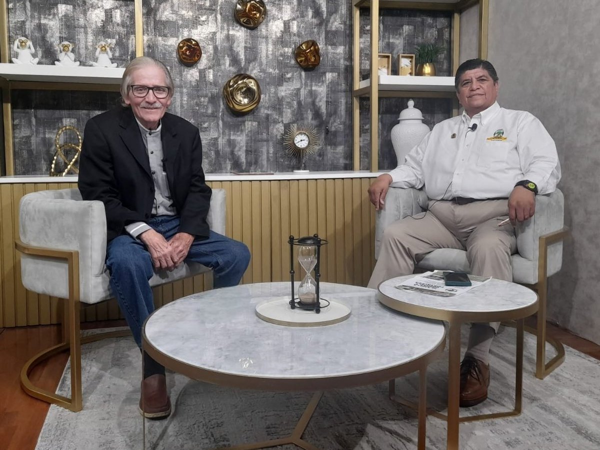 Canal29deAC's tweet photo. 🔴🤝Esta noche tuvimos como invitado
en #Foro29 al presidente del Club El Nogal, Héctor
Julio Pérez Godina.

🔴#Foro29 todos los lunes por nuestra página de
Facebook de #Foro29 a las 20:00 PM. https://t.co/8KfrciqvzY