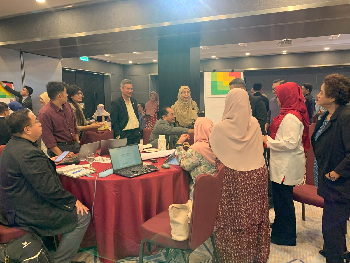 WHOMalaysia's tweet image. Health facilities are on the frontline of every emergency. 🏥🔥🌊
To build stronger systems, a workshop in Malaysia brought experts together to align tools for assessing and strengthening resilience.
🔗Read more: bit.ly/4eTvYt2
