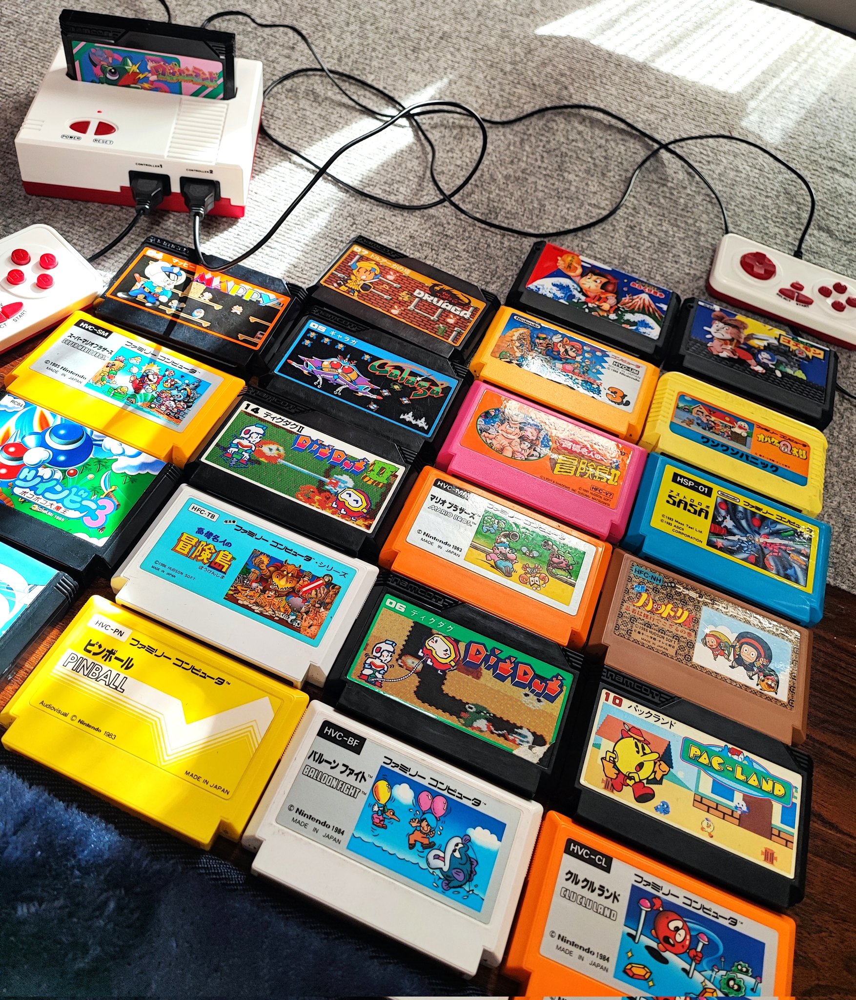 ファミコン　カセット多数 ファミコンカセット全1,053本を箱付きでコンプリートしたマニア