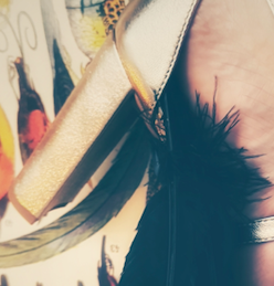 RavensSoles's tweet photo. My Loves! "The Plumes Series" goes live this Saturday at 6pm PST, enjoy the little image teaser!! Details & a 7 Day FREE TRIAL here: https://t.co/PC2yglE1Xr. #feetlove #footfetish #feathers #macabre #romanticallydark #toes @OnlyFans @FeetFinder @DitaVonTeese @marilynmanson https://t.co/OArHjeWm8q