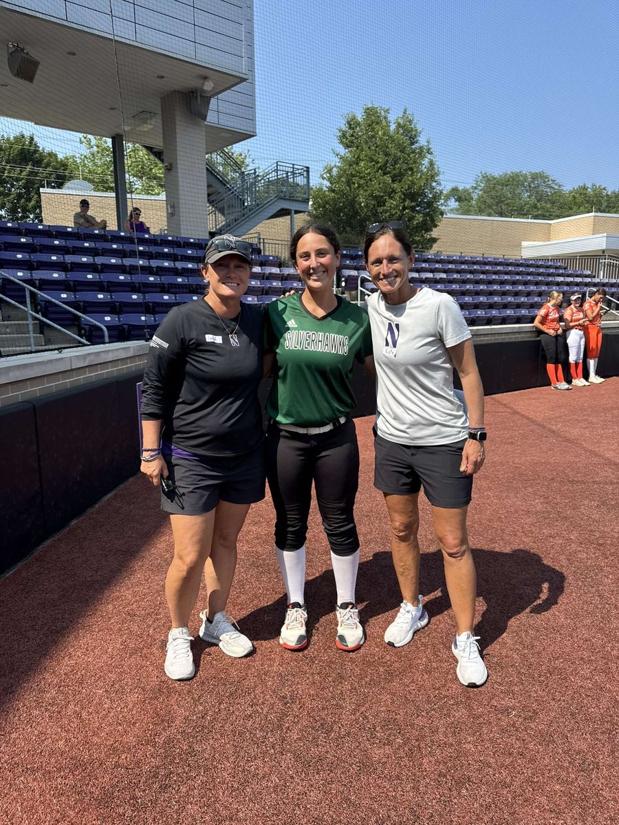 What a great Monday! I love <a href="/NUSBcats/">Northwestern Softball</a> camps because I learn something new every time, like how many different bats we used in a single drill. Can’t wait to be back! Thanks to <a href="/CarylDrohan/">Caryl Drohan</a> <a href="/katedrohan/">Kate Drohan</a> <a href="/TonySmithNUSB/">Anthony Smith</a> <a href="/Mgascoigne32/">Michelle Gascoigne</a> ! <a href="/CoachSelena20/">Selena</a> <a href="/SilverHawkSball/">Silver Hawks</a>
