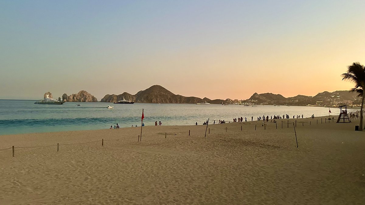 Tonight’s Mexican Sunset! 
Cabo San Lucas, Mexico 

Goodnight Everyone! 🌙