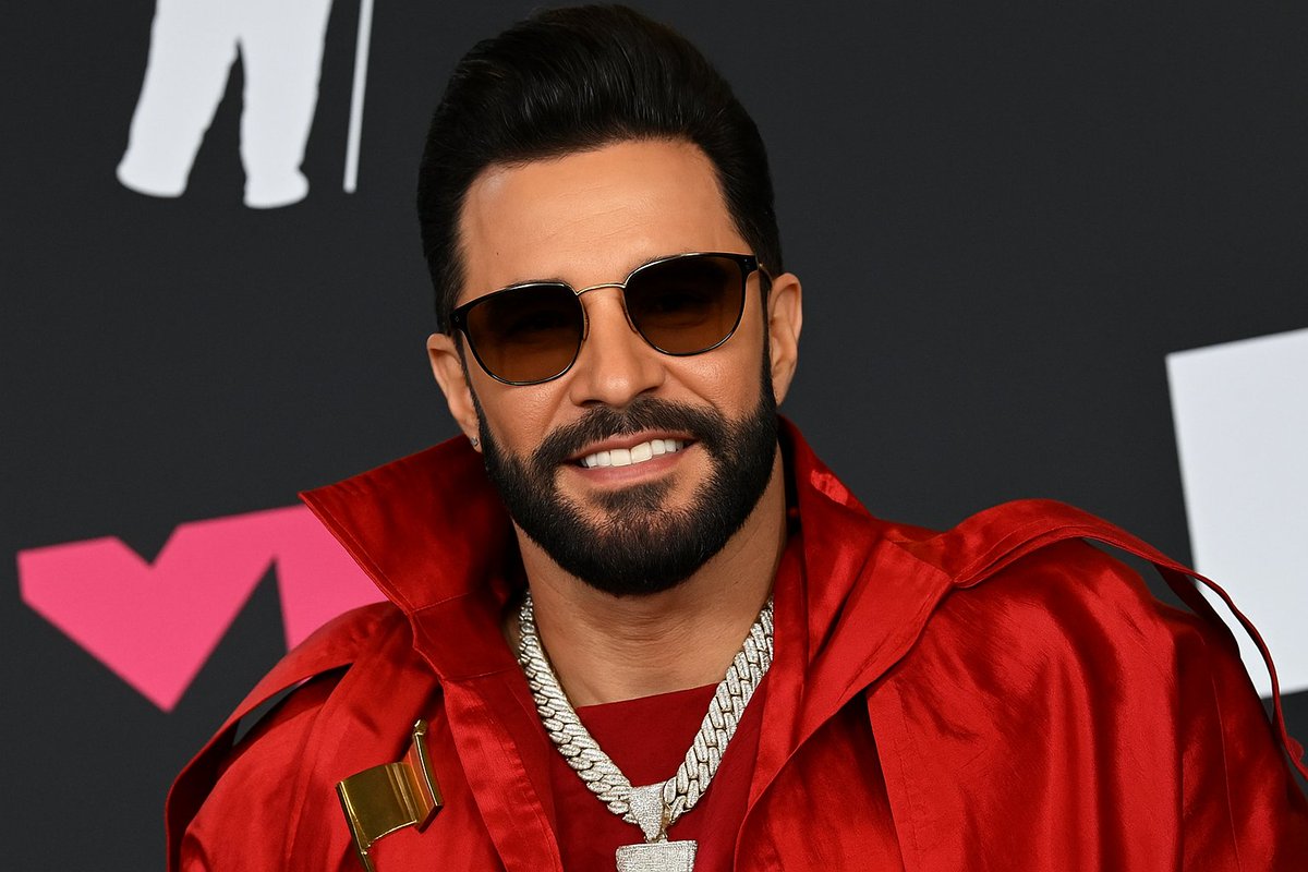 Mais um POLÊMICO VACILO NEWS no ar!! E hoje <a href="/danebayer/">Daniel Bayer</a> e <a href="/assimdisseojoao/">Marechal Kim João-Un</a> se metem na briga da família do Latino, analisam a música "Festa no Apê", se comovem com o Doutor Macaco e cantam o tema de Insector Sun.

open.spotify.com/episode/1r6qRR… 

Nos apoie pfv! apoie.se/decrepitos